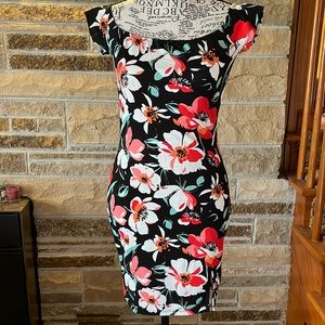SHEIN floral shortsleeved dress size small.